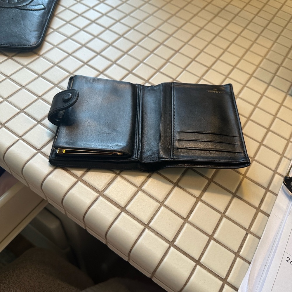 CHANEL Black lambskin CC Leather Bifold Wallet Vintage - Picture 11 of 13